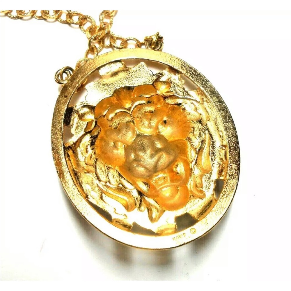 Vintage Repousse Lion Pendant Runway Necklace - Picture 5 of 12